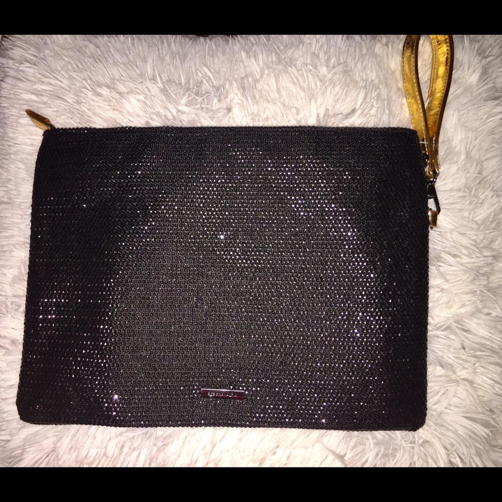 BCBG MAXAZIRA WRISLET